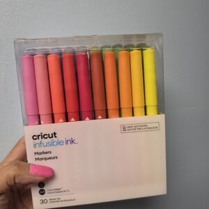 Cricut Infusible Ink Markers in Rainbow Hues